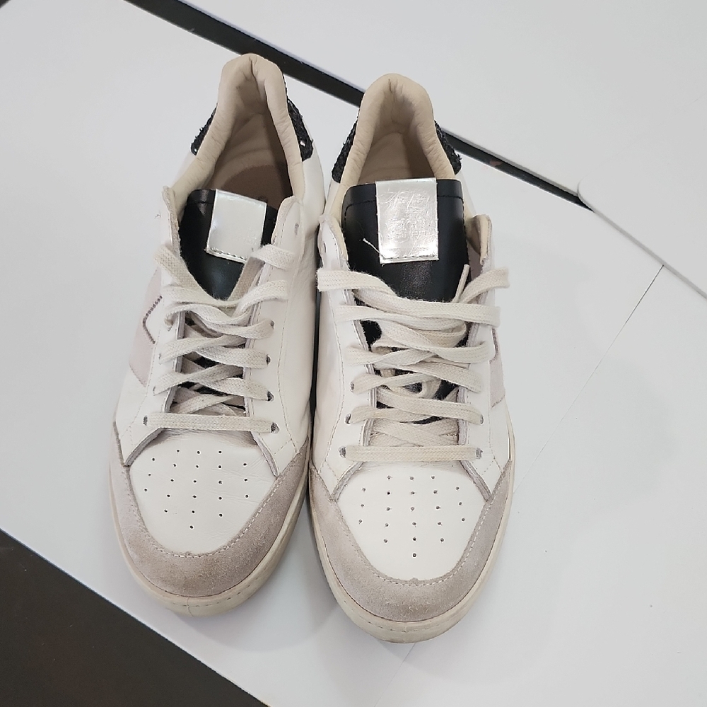V victoria..  White and Gray Sneakers with Minimalist Design